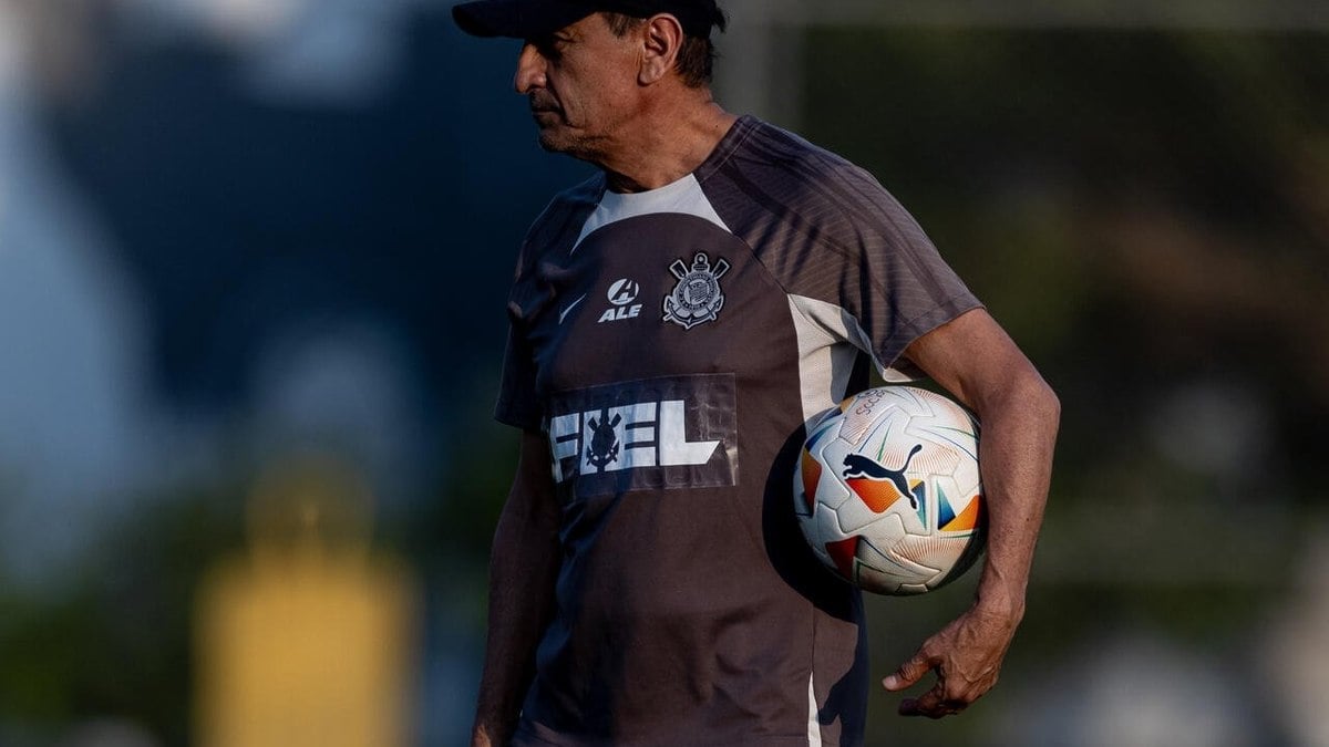 Corinthians corre para ter reforços contra o Fortaleza, no Brasileirão Corinthians corre para ter reforços contra o Fortaleza, no Brasileirão
