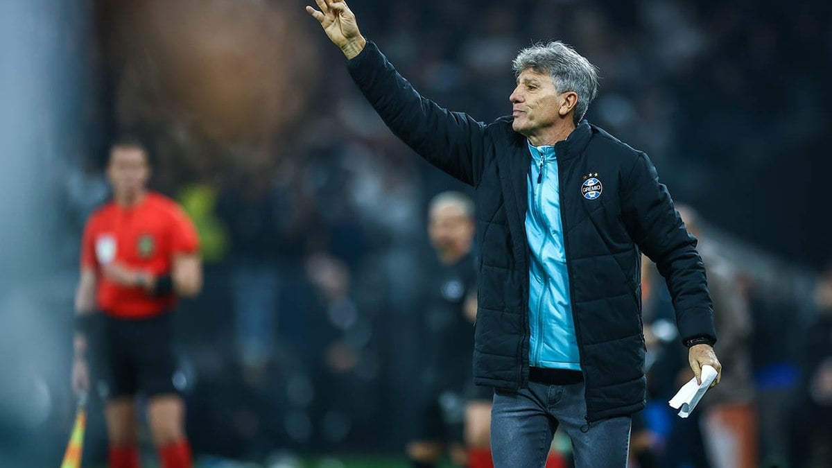Renato Gaúcho cita procura de clubes, mas prioriza o Grêmio: ‘Minha única preocupação’ Renato Gaúcho cita procura de clubes, mas prioriza o Grêmio: ‘Minha única preocupação’