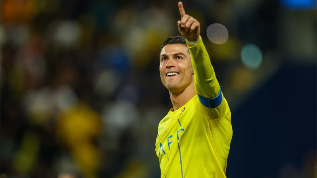 Cristiano Ronaldo lança canal no Youtube e já bate recorde Cristiano Ronaldo lança canal no Youtube e já bate recorde