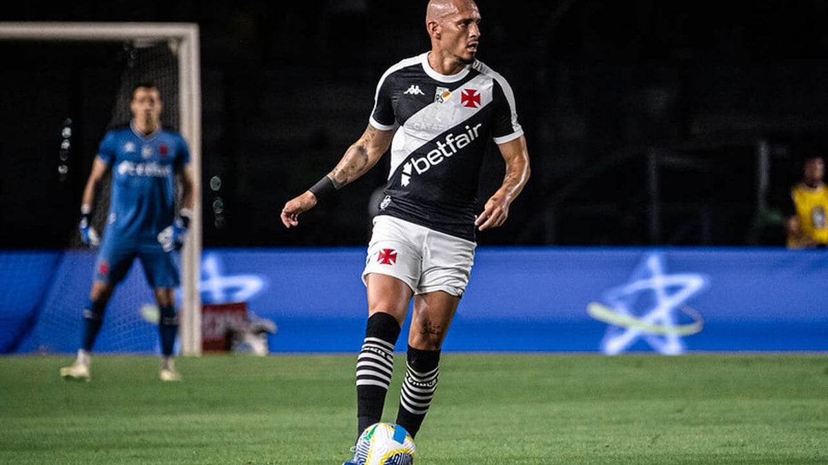 Maicon pode ser desfalque do Vasco contra o Criciúma Maicon pode ser desfalque do Vasco contra o Criciúma