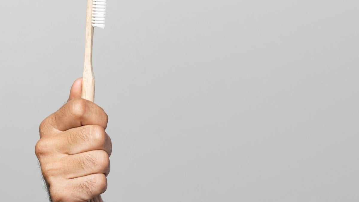 Pode dividir escova de dente com outra pessoa? Pode dividir escova de dente com outra pessoa?