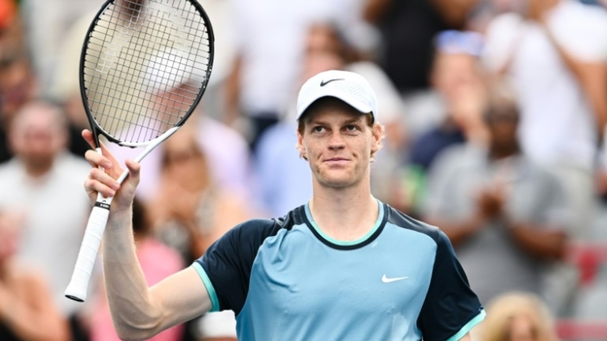 Sinner estreia com vitória em Montreal; Medvedev e Tsitsipas são eliminados Sinner estreia com vitória em Montreal; Medvedev e Tsitsipas são eliminados