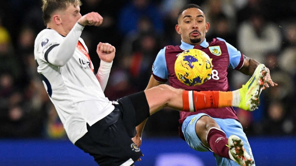 Botafogo, agora, quer comprar lateral do Burnley em definitivo Botafogo, agora, quer comprar lateral do Burnley em definitivo