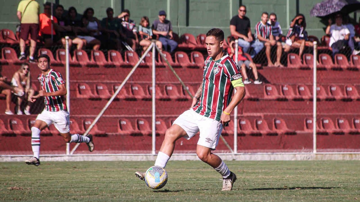 Camisa 10 do Fluminense Sub-20, Arthur celebra virada contra o Palmeiras Camisa 10 do Fluminense Sub-20, Arthur celebra virada contra o Palmeiras