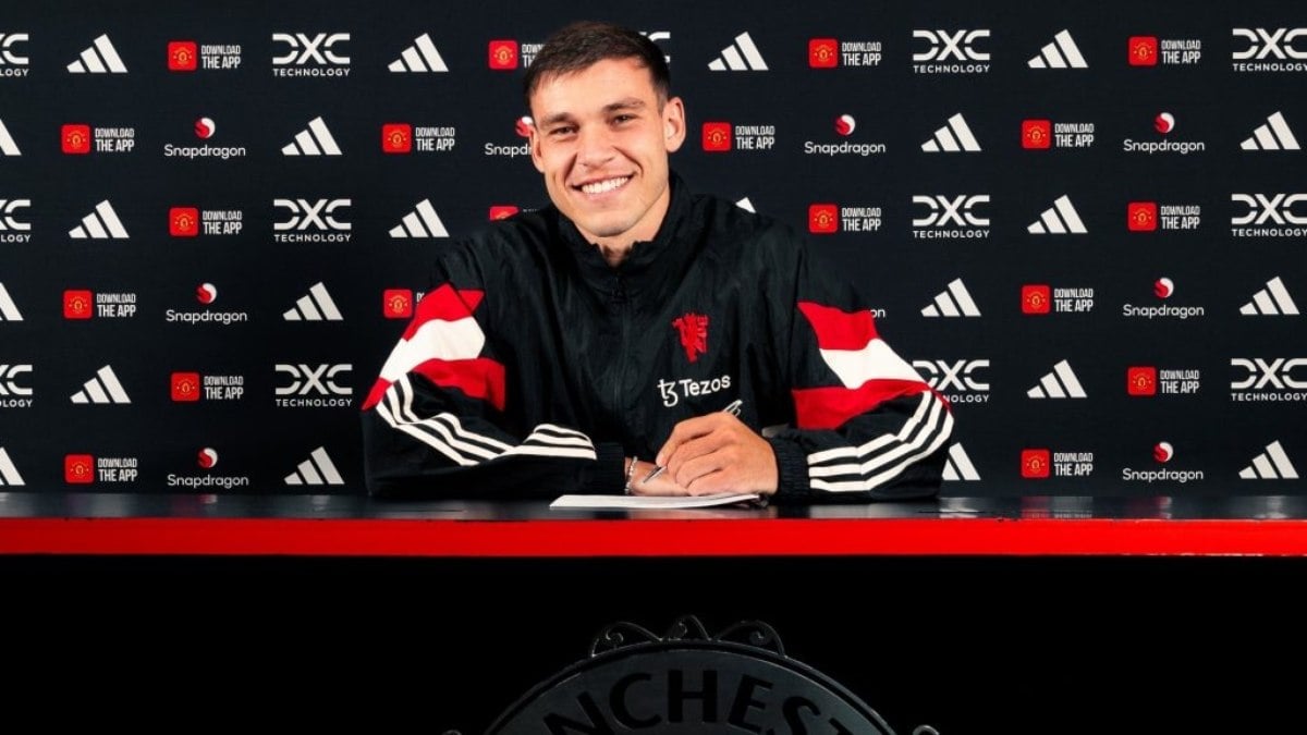 Manchester United oficializa a contratação do volante uruguaio Manuel Ugarte Manchester United oficializa a contratação do volante uruguaio Manuel Ugarte