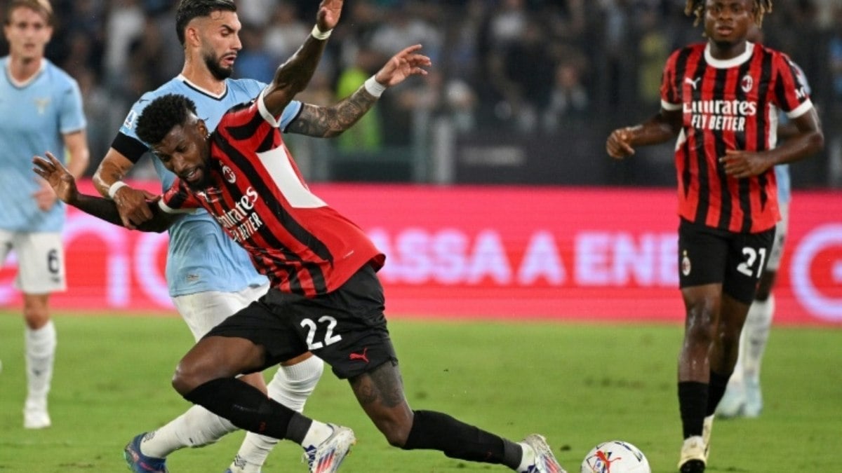 Milan empata com Lazio e segue sem vencer no Italiano Milan empata com Lazio e segue sem vencer no Italiano
