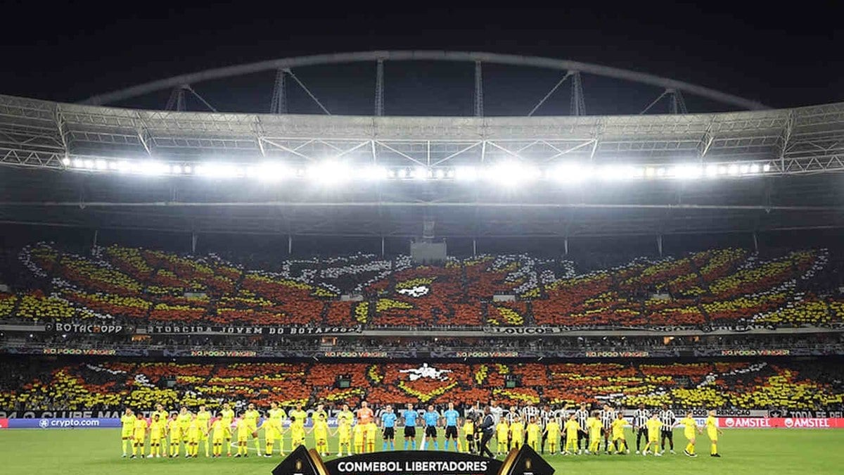 Mosaico dupla face da torcida do Botafogo chama a atenção Mosaico dupla face da torcida do Botafogo chama a atenção