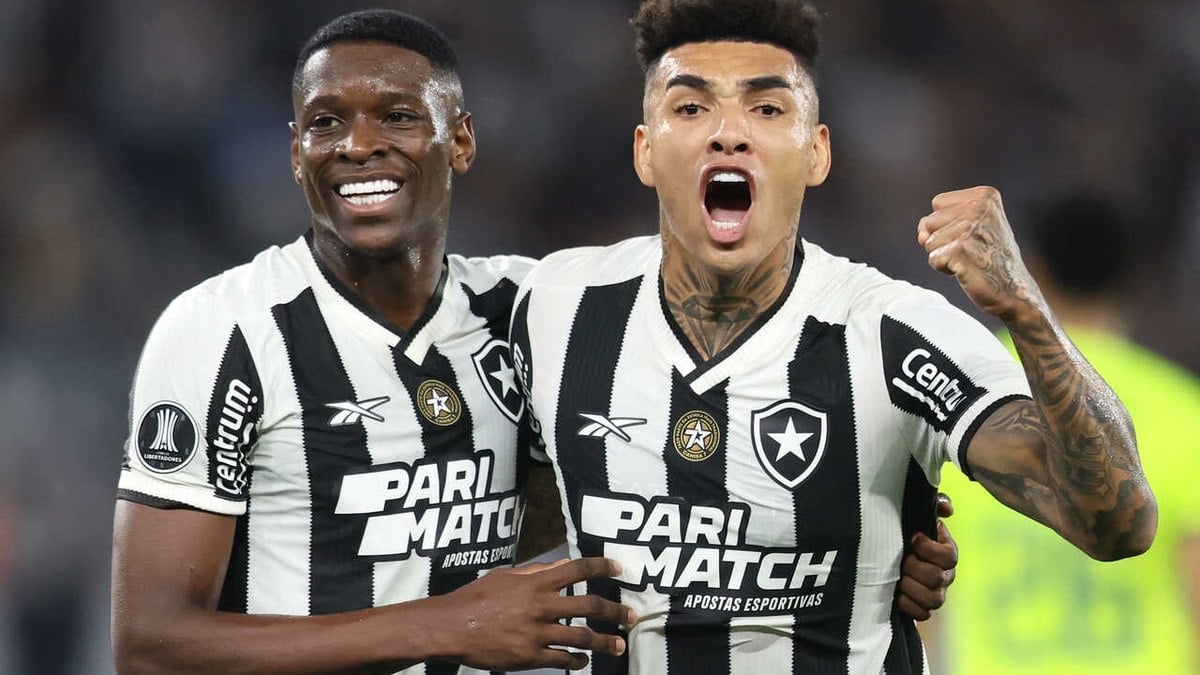 Botafogo bate o Palmeiras e larga na frente nas oitavas da Libertadores