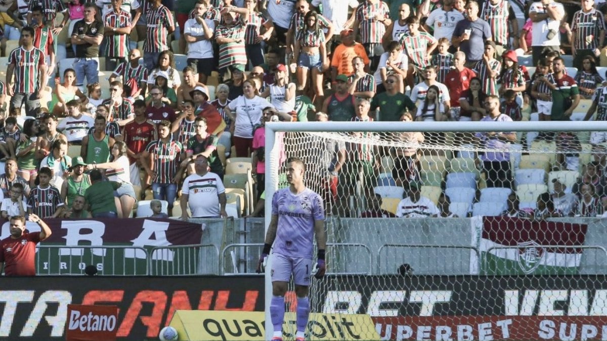 Grêmio vira com falha de Fábio, que é destaque negativo do Flu; veja as notas Grêmio vira com falha de Fábio, que é destaque negativo do Flu; veja as notas