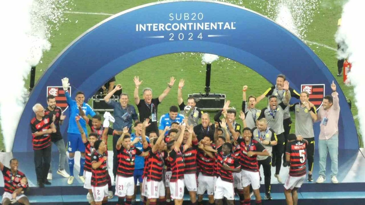 Flamengo vira sobre Olympiacos no Maracanã e é campeão mundial Sub-20 Flamengo vira sobre Olympiacos no Maracanã e é campeão mundial Sub-20