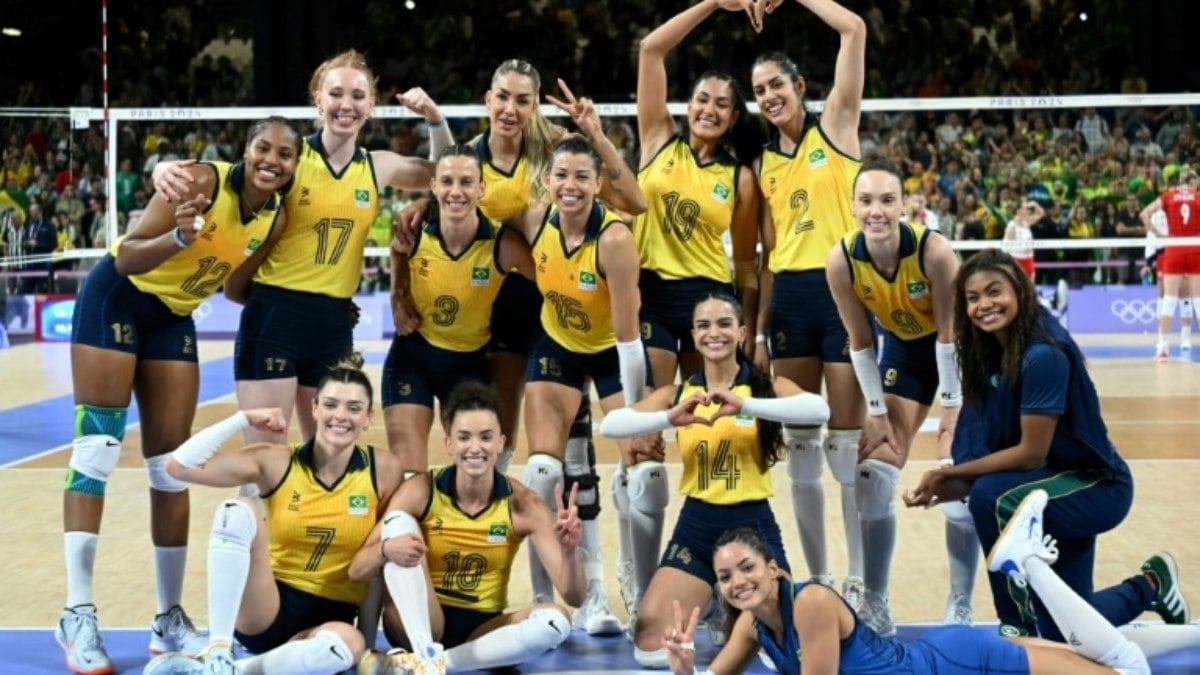 Brasil vence Polônia e vai às quartas com melhor campanha no vôlei feminino Brasil vence Polônia e vai às quartas com melhor campanha no vôlei feminino