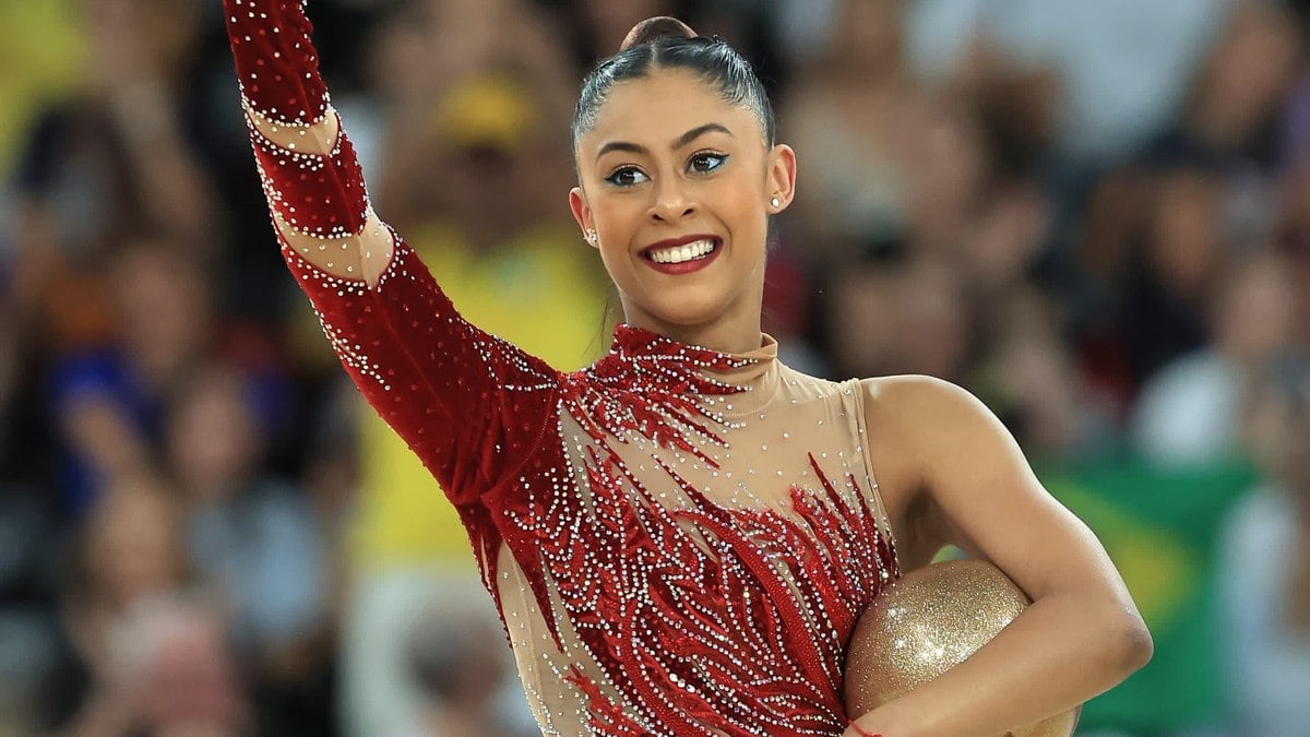 Bárbara Domingos avança para final do individual geral na ginástica rítmica Bárbara Domingos avança para final do individual geral na ginástica rítmica