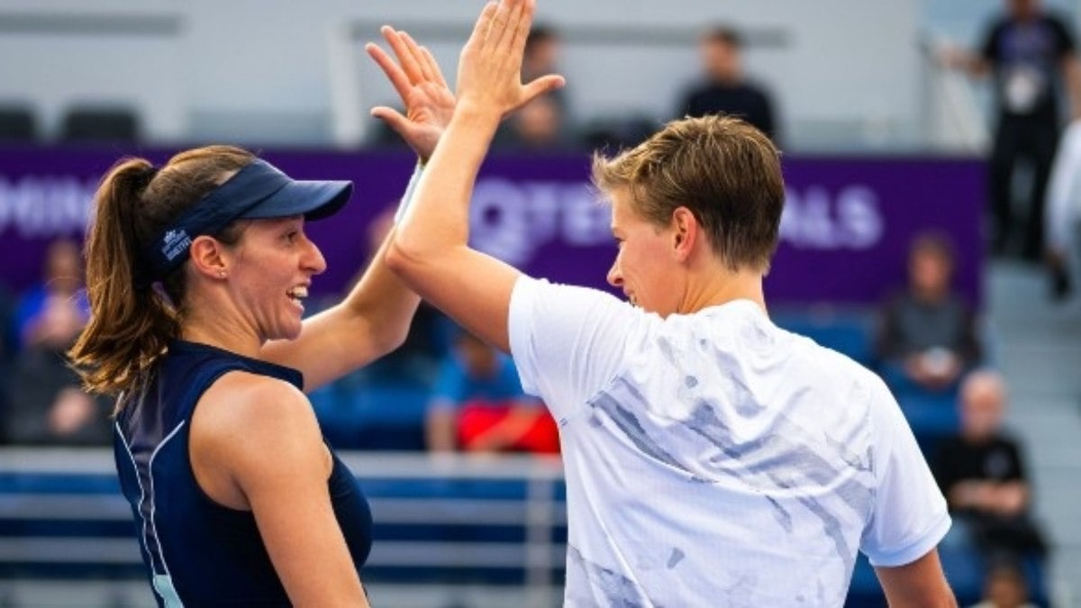 Luisa Stefani e Schuurs emplacam grande virada e atingem as 4ªs em Cincinnati Luisa Stefani e Schuurs emplacam grande virada e atingem as 4ªs em Cincinnati