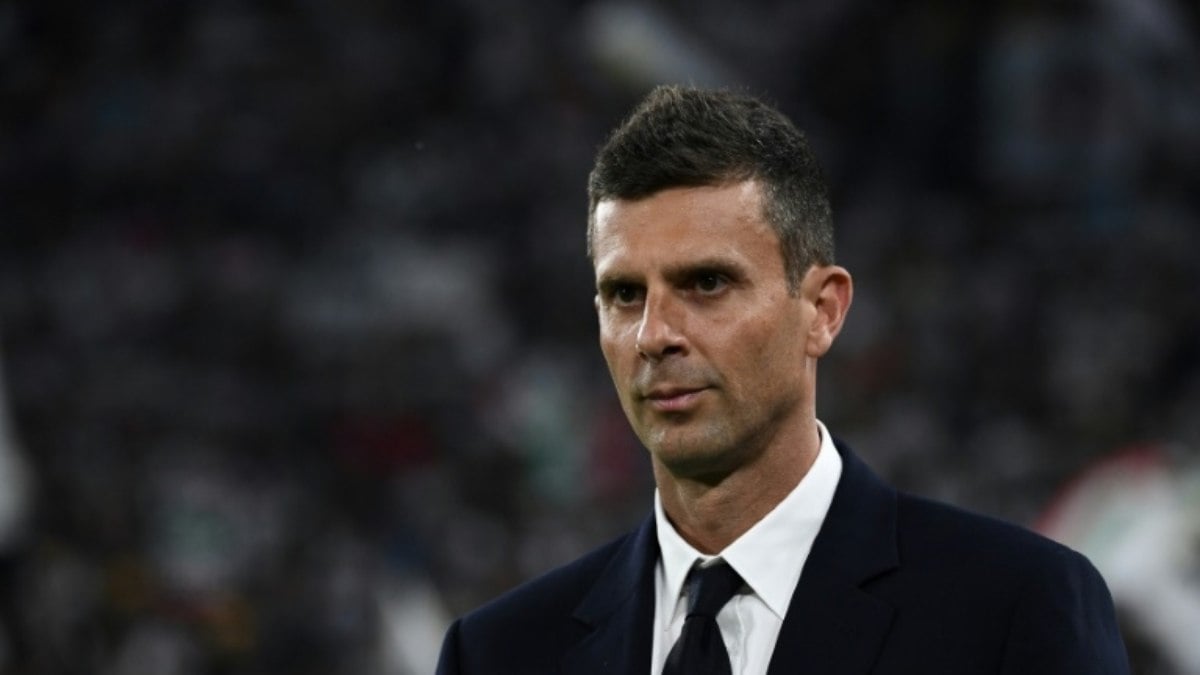 Juventus vence Verona e se isola na liderança do campeonato italiano Juventus vence Verona e se isola na liderança do campeonato italiano