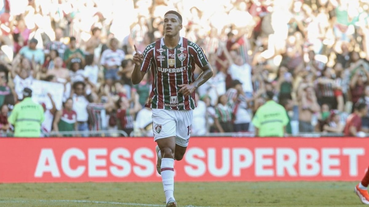 Kauã Elias tem áurea de estrela e faz a diferença no ataque Tricolor Kauã Elias tem áurea de estrela e faz a diferença no ataque Tricolor