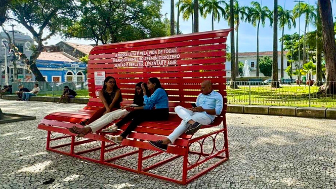 Lula sanciona a Lei do Banco Vermelho; entenda qual é a relação com feminicídio Lula sanciona a Lei do Banco Vermelho; entenda qual é a relação com feminicídio