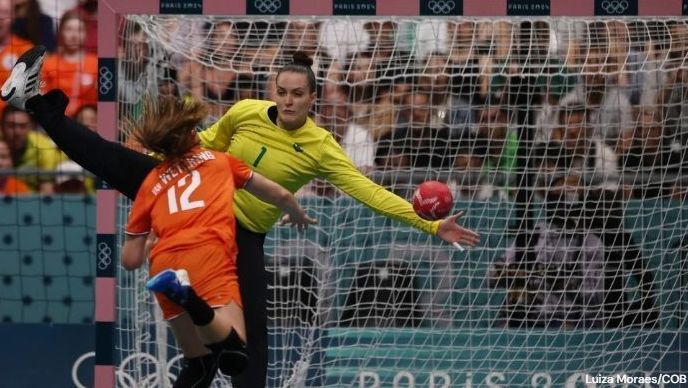 Paris 2024: Brasil é dominado e perde para Holanda no handebol feminino