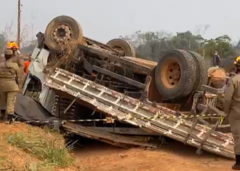 Motorista morre ao tombar caminhão em ramal de Xapuri – ac24horas.com Motorista morre ao tombar caminhão em ramal de Xapuri – ac24horas.com