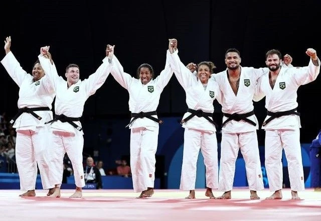 Brasil bate Itália na última luta e ganha medalha de bronze no judô por equipes nos Jogos de Paris Brasil bate Itália na última luta e ganha medalha de bronze no judô por equipes nos Jogos de Paris