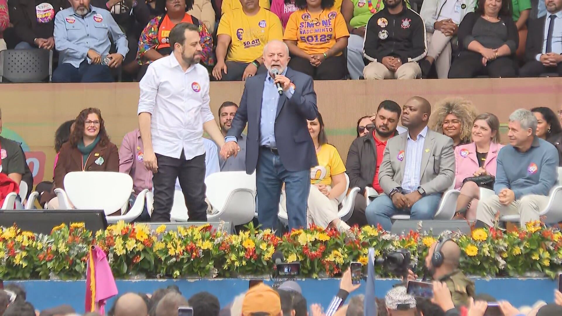 Podia ter chamado de invasor de terra, mas resolvi conversar, diz Lula sobre como conheceu Boulos Podia ter chamado de invasor de terra, mas resolvi conversar, diz Lula sobre como conheceu Boulos