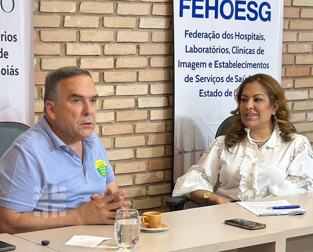 Sandro Mabel diz que colocará o próprio salário pra ajudar a saúde Sandro Mabel diz que colocará o próprio salário pra ajudar a saúde