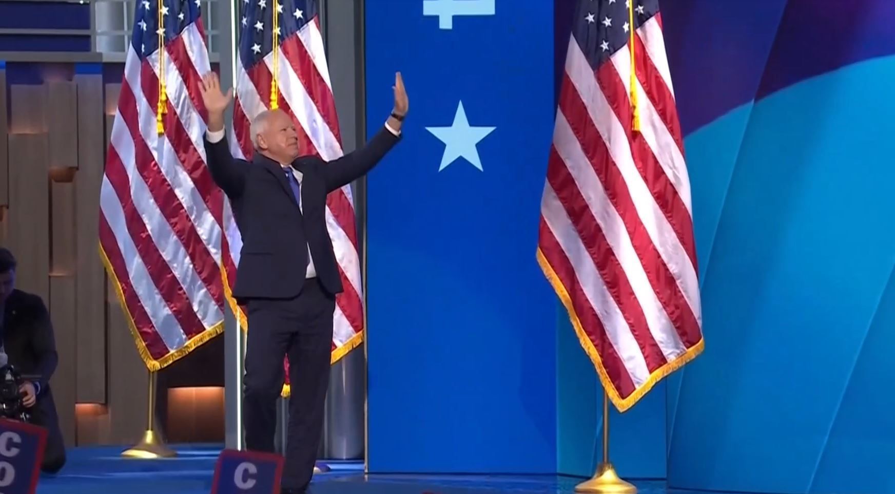 Tim Walz aceita indicação democrata para vice de Kamala: “Honra da minha vida“ Tim Walz aceita indicação democrata para vice de Kamala: “Honra da minha vida“