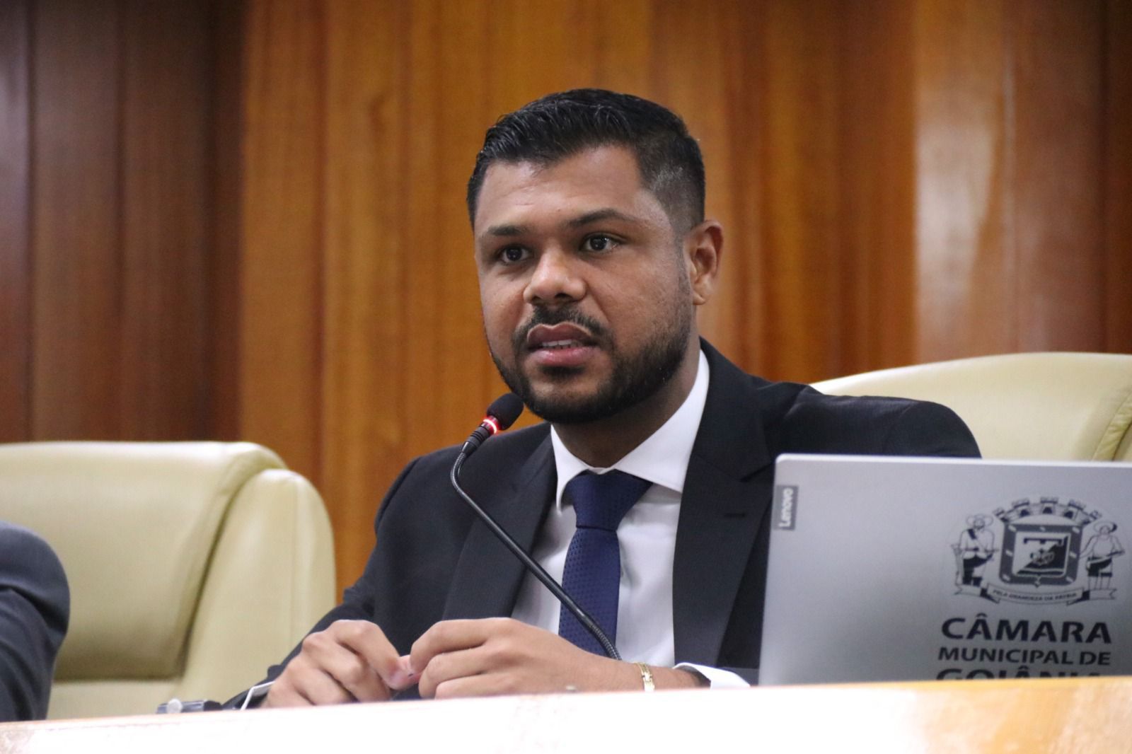 Lei garante teletrabalho a servidores de Goiânia com parentes com TEA e Síndrome de Down Lei garante teletrabalho a servidores de Goiânia com parentes com TEA e Síndrome de Down