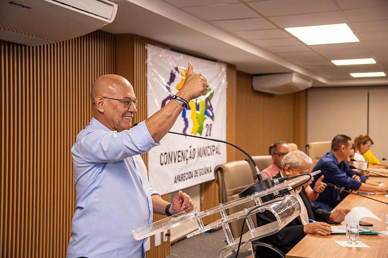 PRTB é o 12º partido a apoiar candidatura de Professor Alcides PRTB é o 12º partido a apoiar candidatura de Professor Alcides