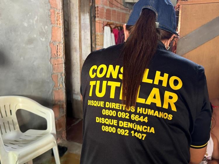 Produtor de pornografia infantil é preso com 3 vítimas em Manaus Produtor de pornografia infantil é preso com 3 vítimas em Manaus