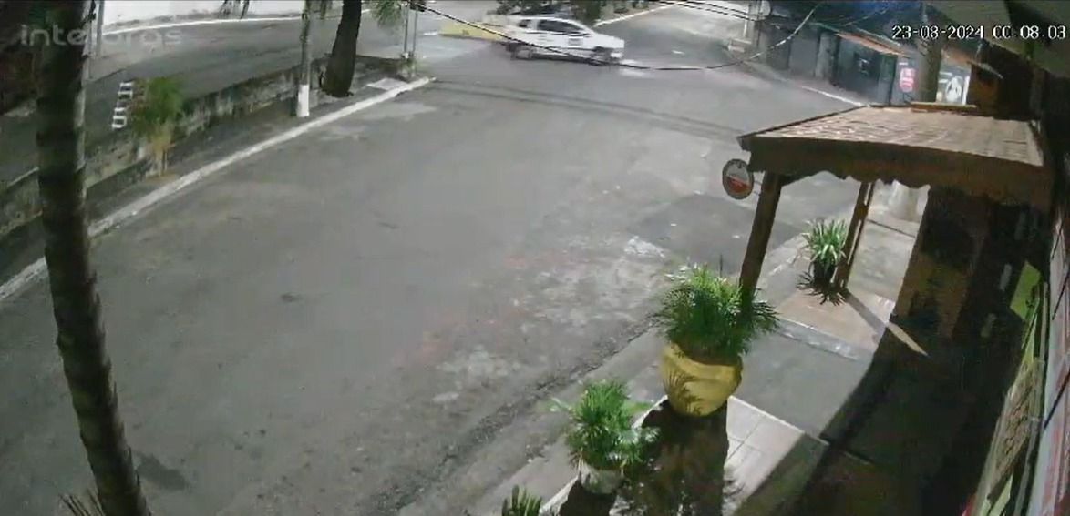 Adolescente morre após ser baleada por GCM em perseguição na zona sul de SP Adolescente morre após ser baleada por GCM em perseguição na zona sul de SP
