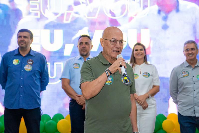 Professor Alcides promete ampliar atendimento na saúde Professor Alcides promete ampliar atendimento na saúde