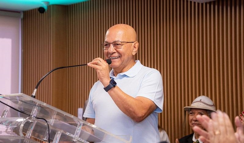 Professor Alcides lidera pesquisa com 55% de intenção de voto Professor Alcides lidera pesquisa com 55% de intenção de voto