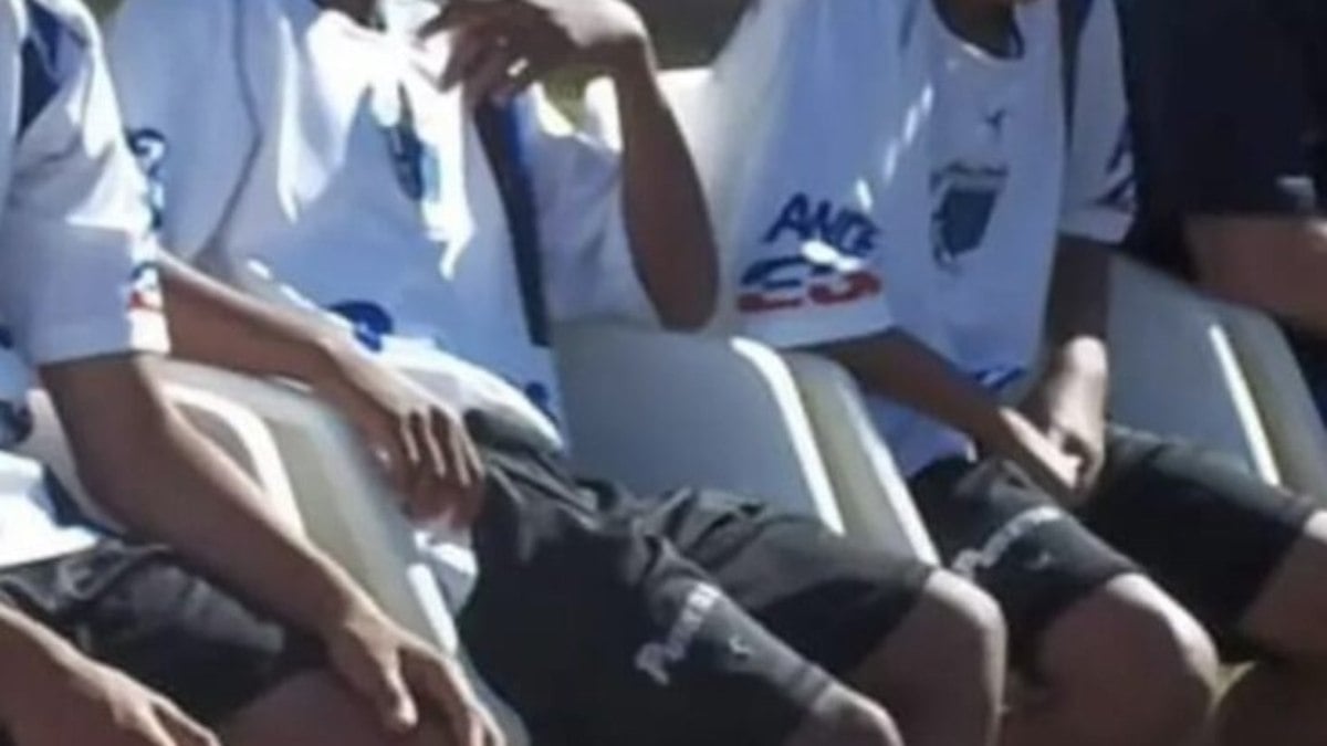 De la Cruz, Suárez e demais jogadores lamentam morte de Izquierdo, do Nacional De la Cruz, Suárez e demais jogadores lamentam morte de Izquierdo, do Nacional