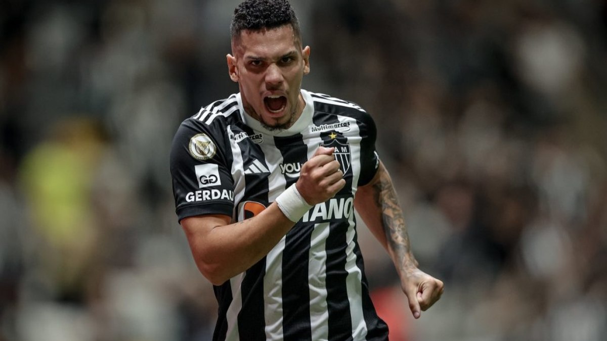 Atlético-MG consegue efeito suspensivo e Paulinho pode jogar o clássico contra o Cruzeiro Atlético-MG consegue efeito suspensivo e Paulinho pode jogar o clássico contra o Cruzeiro
