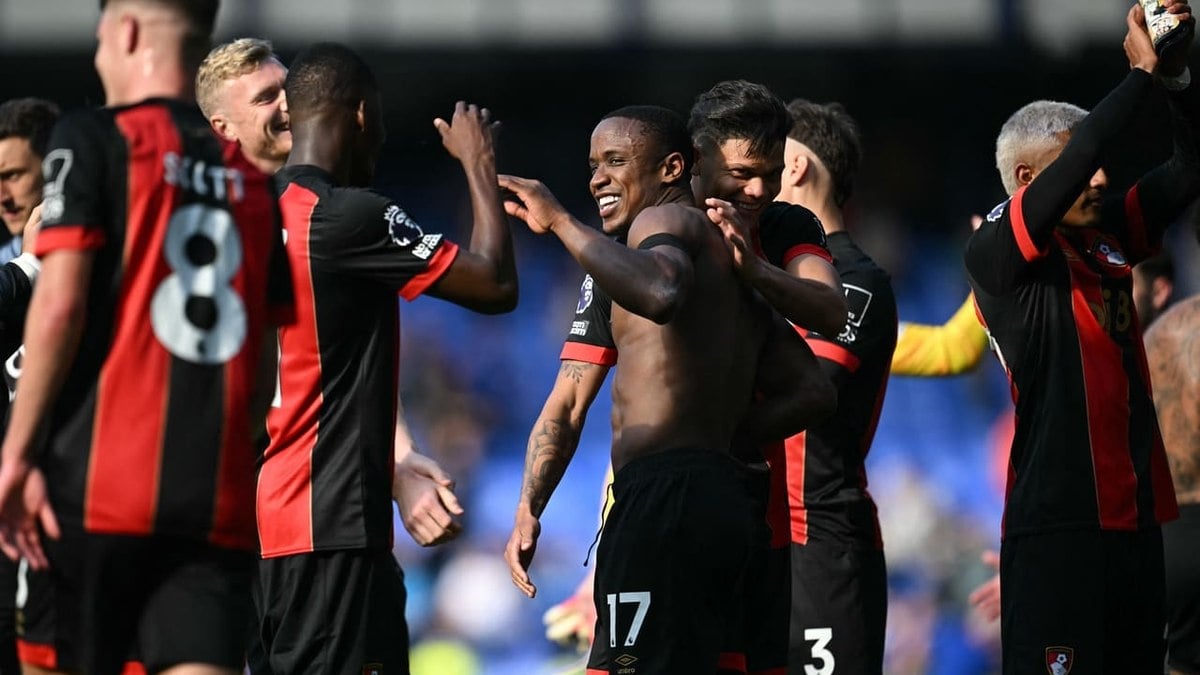 Everton abre 2 a 0, leva três gols depois dos 43 da etapa final e perde o jogo Everton abre 2 a 0, leva três gols depois dos 43 da etapa final e perde o jogo