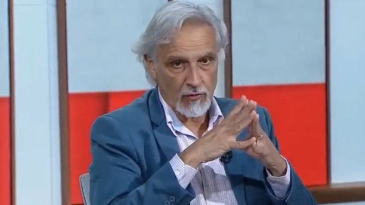 Sormani detona escalação do Santos e cobra Carille: “Parece
que não trabalha” Sormani detona escalação do Santos e cobra Carille: “Parece
que não trabalha”