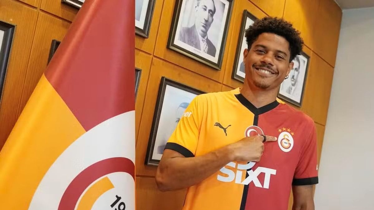 Galatasaray, atual campeão turco, anuncia a contratação do meia Gabriel Sara Galatasaray, atual campeão turco, anuncia a contratação do meia Gabriel Sara