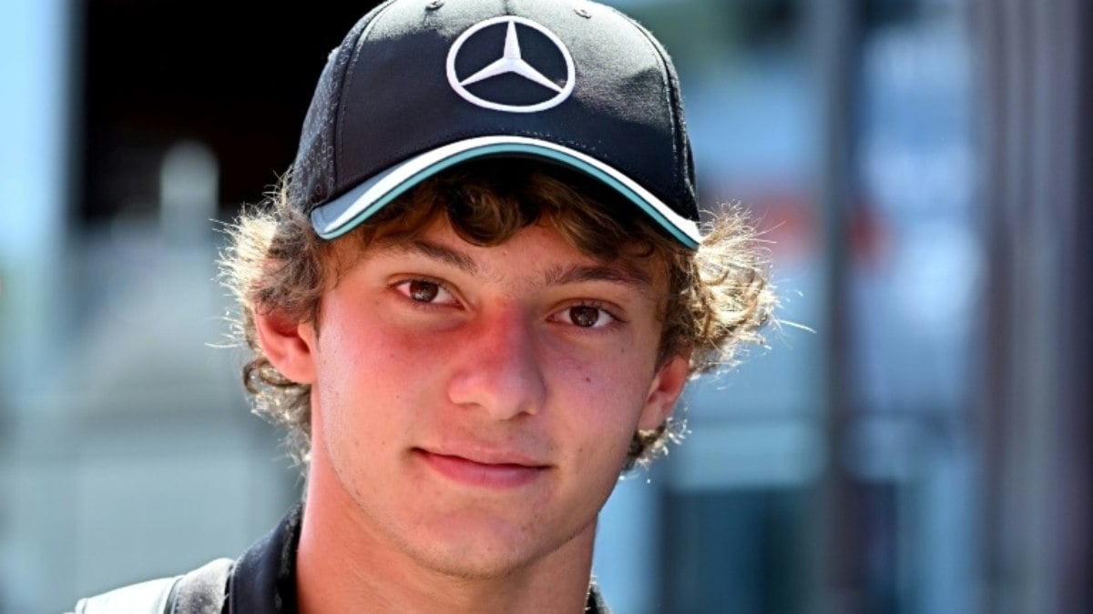 Jovem italiano Andrea Antonelli, de 18 anos, será piloto da Mercedes em 2025 Jovem italiano Andrea Antonelli, de 18 anos, será piloto da Mercedes em 2025