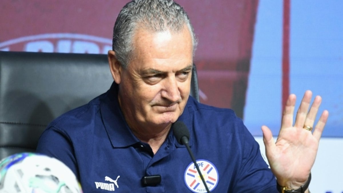 Paraguai apresenta seu novo técnico, o argentino Gustavo Alfaro Paraguai apresenta seu novo técnico, o argentino Gustavo Alfaro