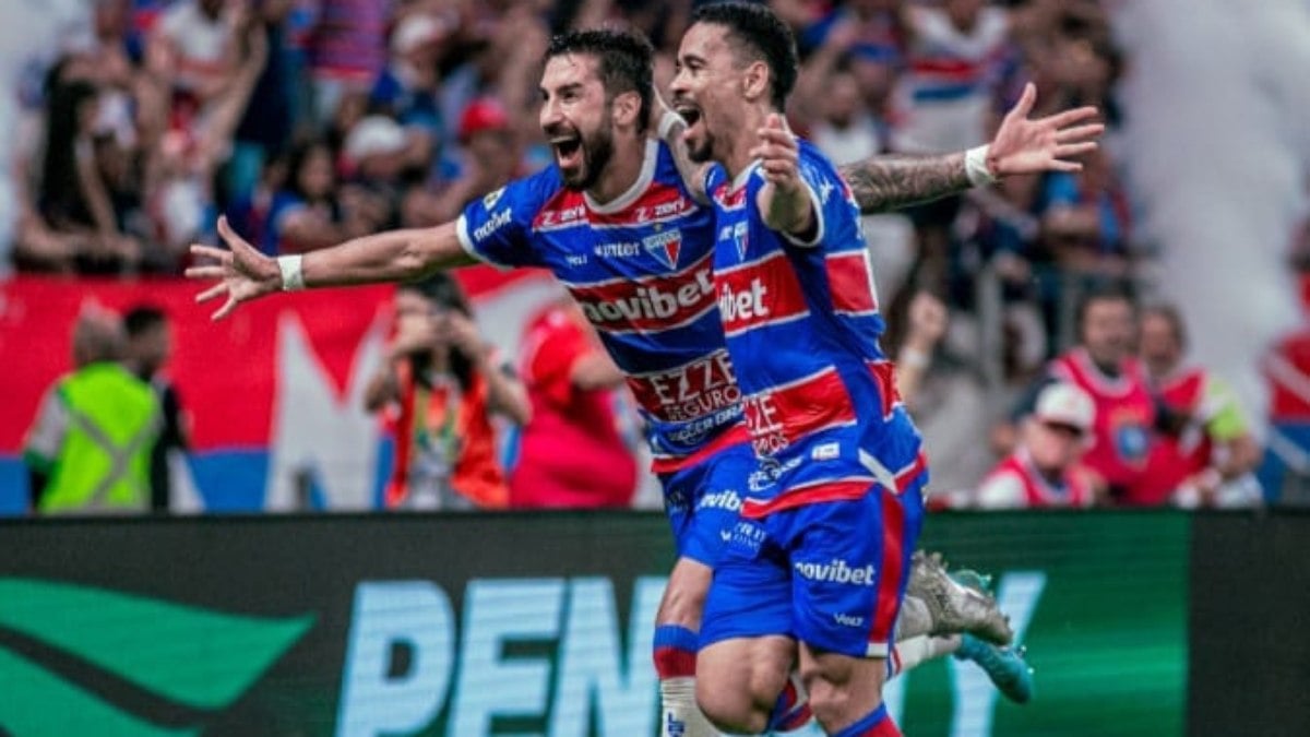 Pikachu marca e coloca o Fortaleza na liderança do Brasileirão Pikachu marca e coloca o Fortaleza na liderança do Brasileirão