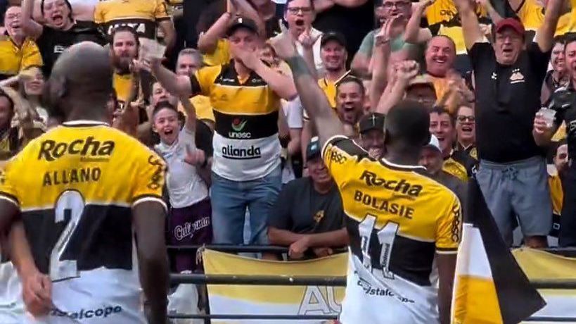 Bolasie faz dois, e Criciúma empata com Vasco nos acréscimos pelo Brasileiro Bolasie faz dois, e Criciúma empata com Vasco nos acréscimos pelo Brasileiro