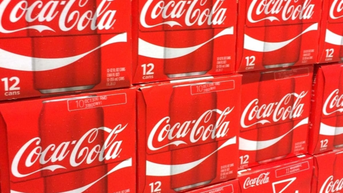 Coca-Cola é condenada a pagar US$ 6 bilhões por evasão fiscal Coca-Cola é condenada a pagar US$ 6 bilhões por evasão fiscal