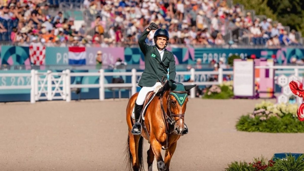 Brasileiros se classificam para a final do salto individual do Hipismo Brasileiros se classificam para a final do salto individual do Hipismo