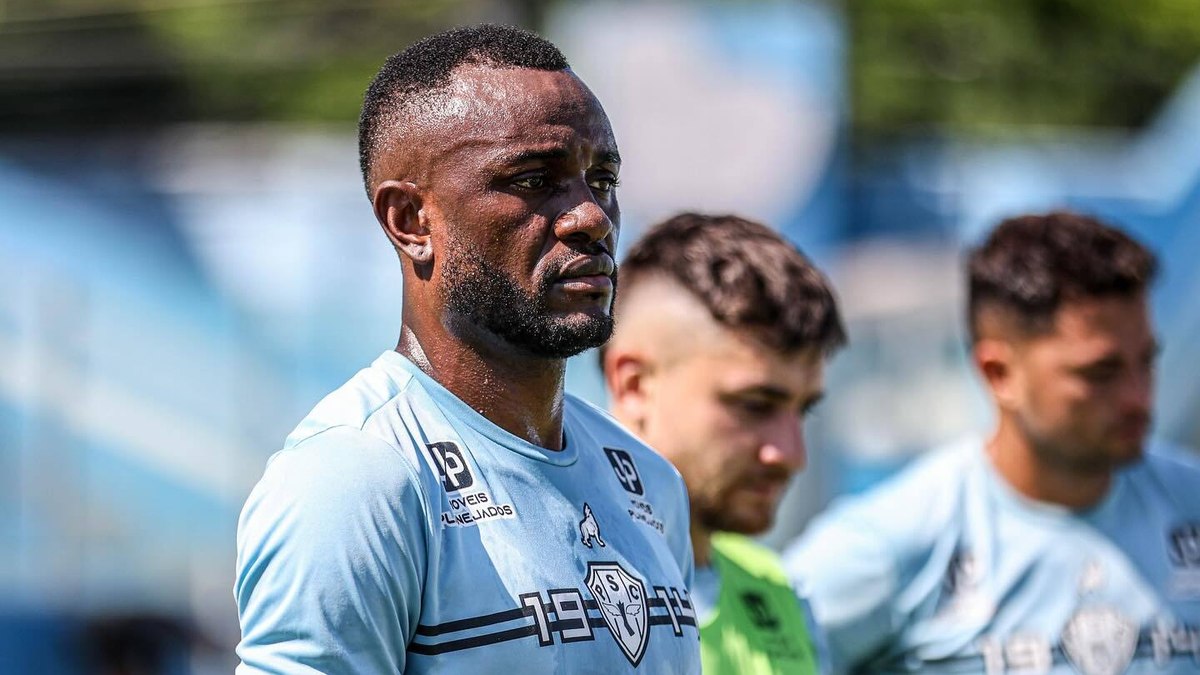 Paysandu anuncia contratação de atacante ex-seleção, Santos e Cruzeiro Paysandu anuncia contratação de atacante ex-seleção, Santos e Cruzeiro