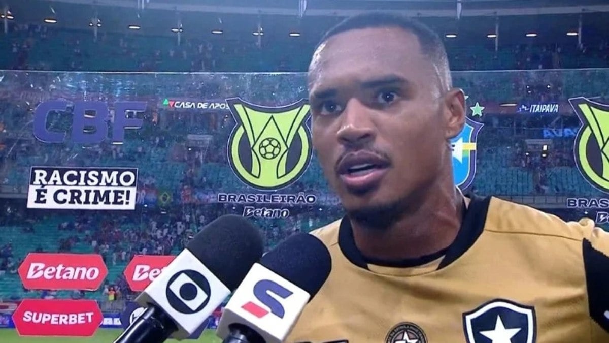 John salva o Botafogo na reta final em empate diante do Bahia John salva o Botafogo na reta final em empate diante do Bahia