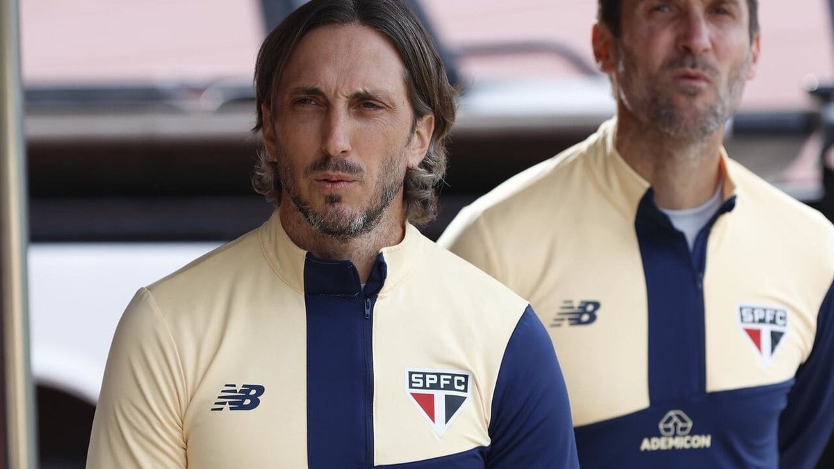 São Paulo negocia com lateral-esquerdo da Premier League São Paulo negocia com lateral-esquerdo da Premier League