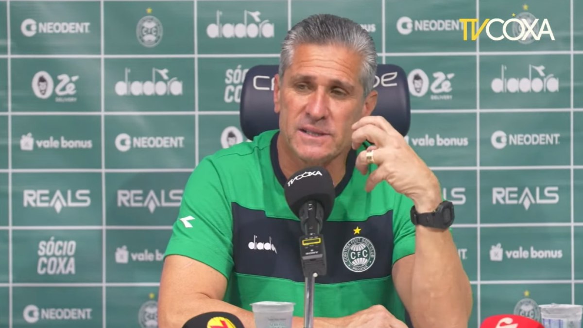Após vitória, Jorginho pede apoio da torcida do Coritiba: “precisamos unir forças” Após vitória, Jorginho pede apoio da torcida do Coritiba: “precisamos unir forças”