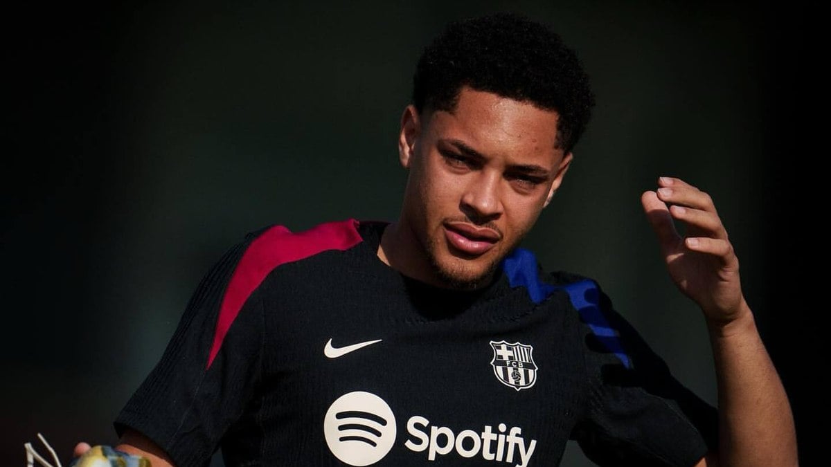 Sporting faz proposta milionária para tirar Vitor Roque do Barcelona; veja valores Sporting faz proposta milionária para tirar Vitor Roque do Barcelona; veja valores