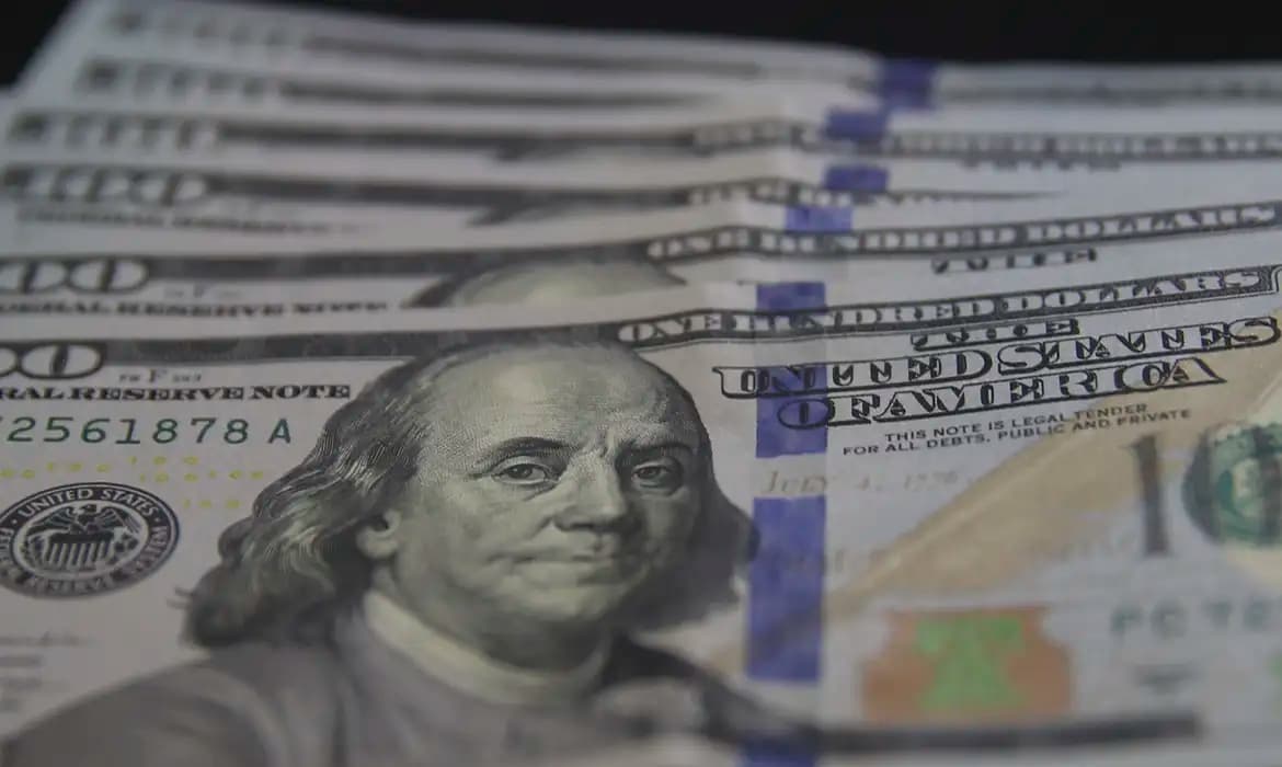 Dólar cai pelo segundo dia, a R$ 5,62, com exterior leve e chance de Selic maior – ac24horas.com Dólar cai pelo segundo dia, a R$ 5,62, com exterior leve e chance de Selic maior – ac24horas.com