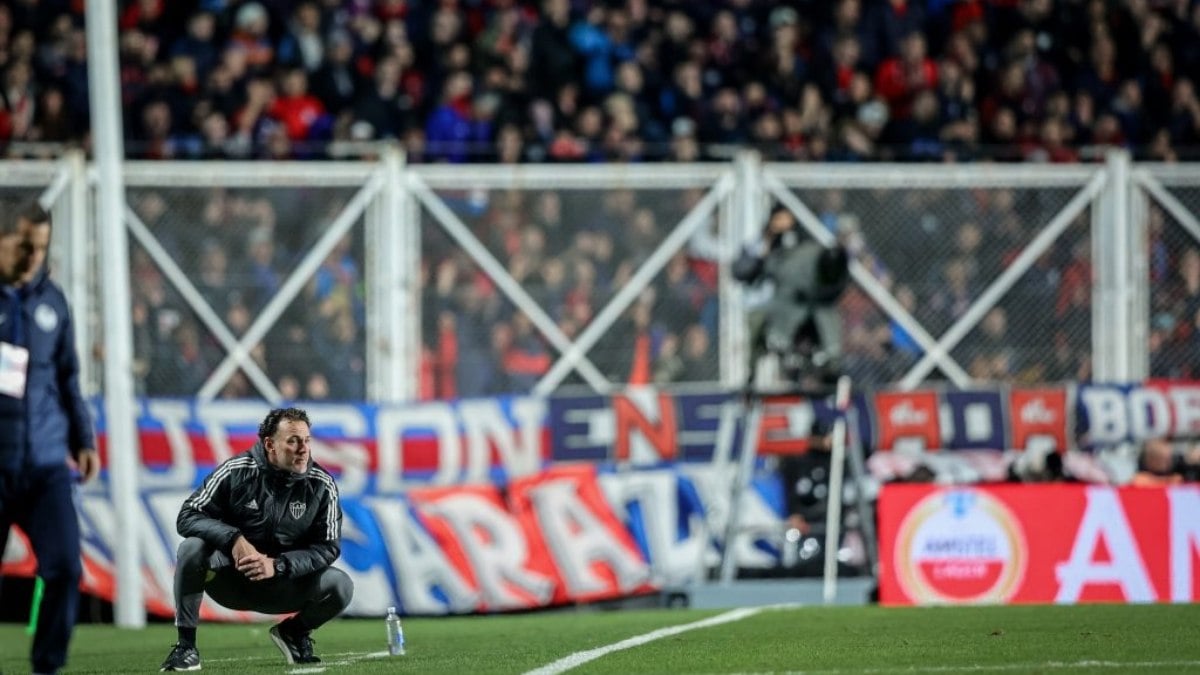 Para Milito, faltou determinação da equipe no empate para o San Lorenzo Para Milito, faltou determinação da equipe no empate para o San Lorenzo